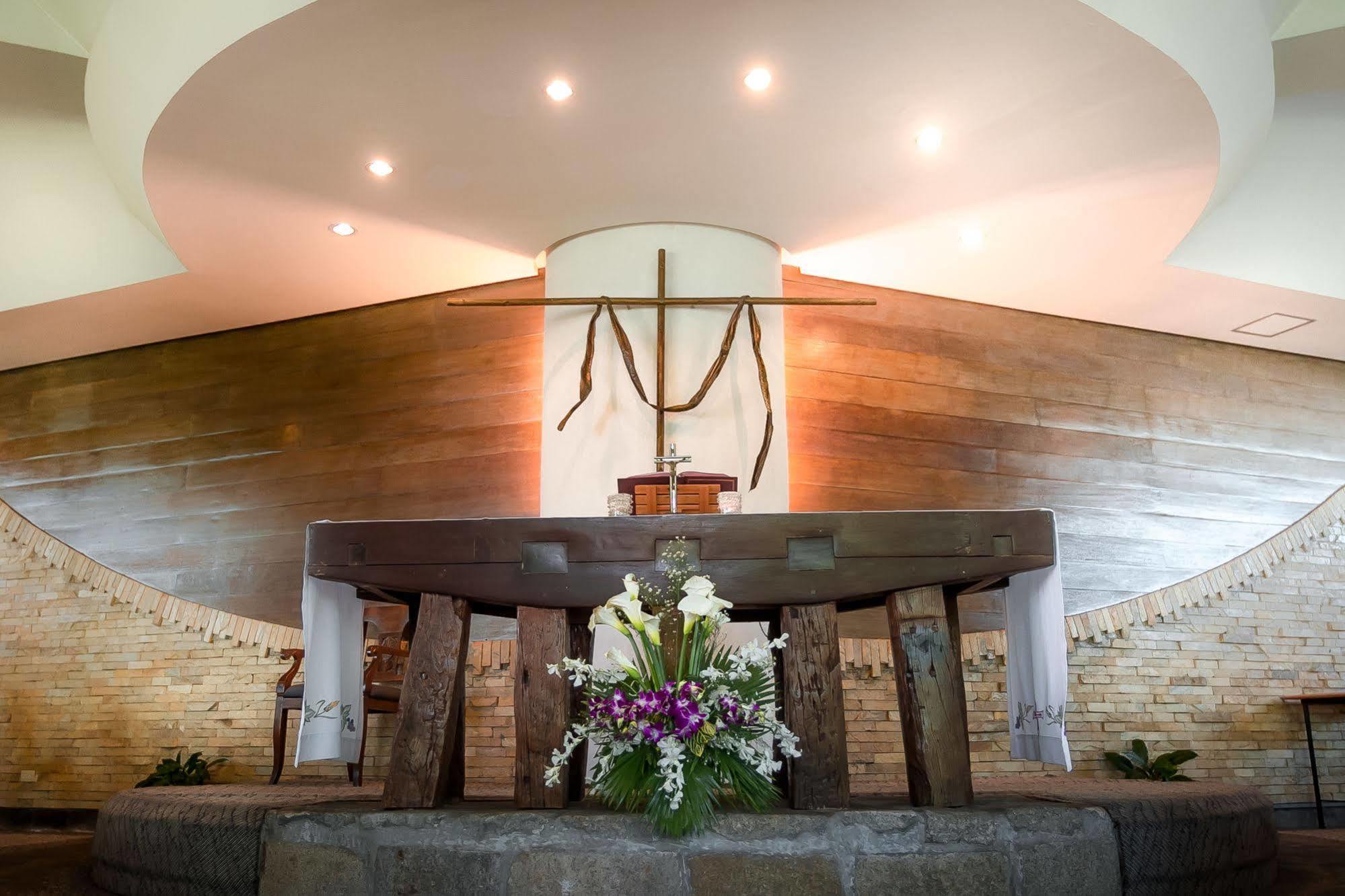 Eugenio Lopez Center Hotel Antipolo Exterior foto