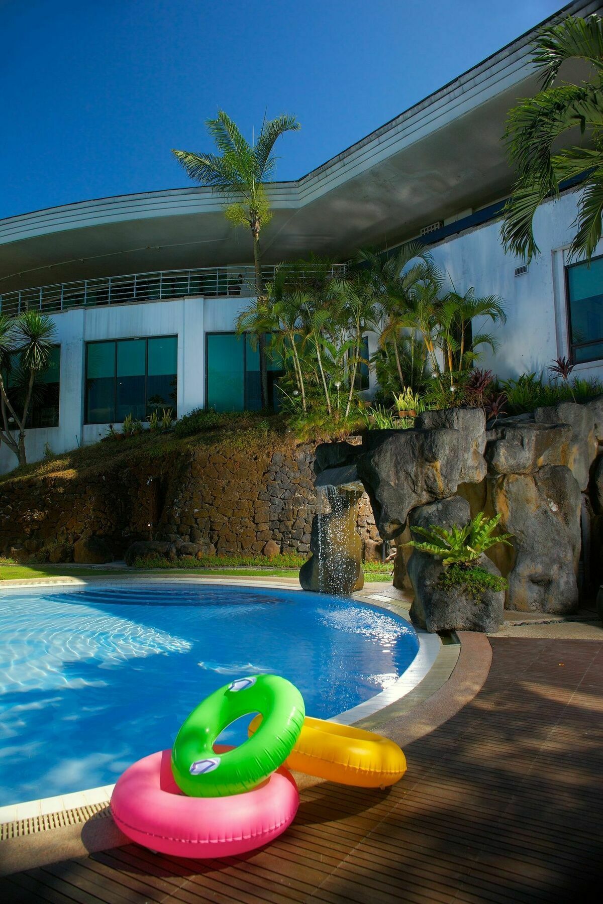 Eugenio Lopez Center Hotel Antipolo Exterior foto